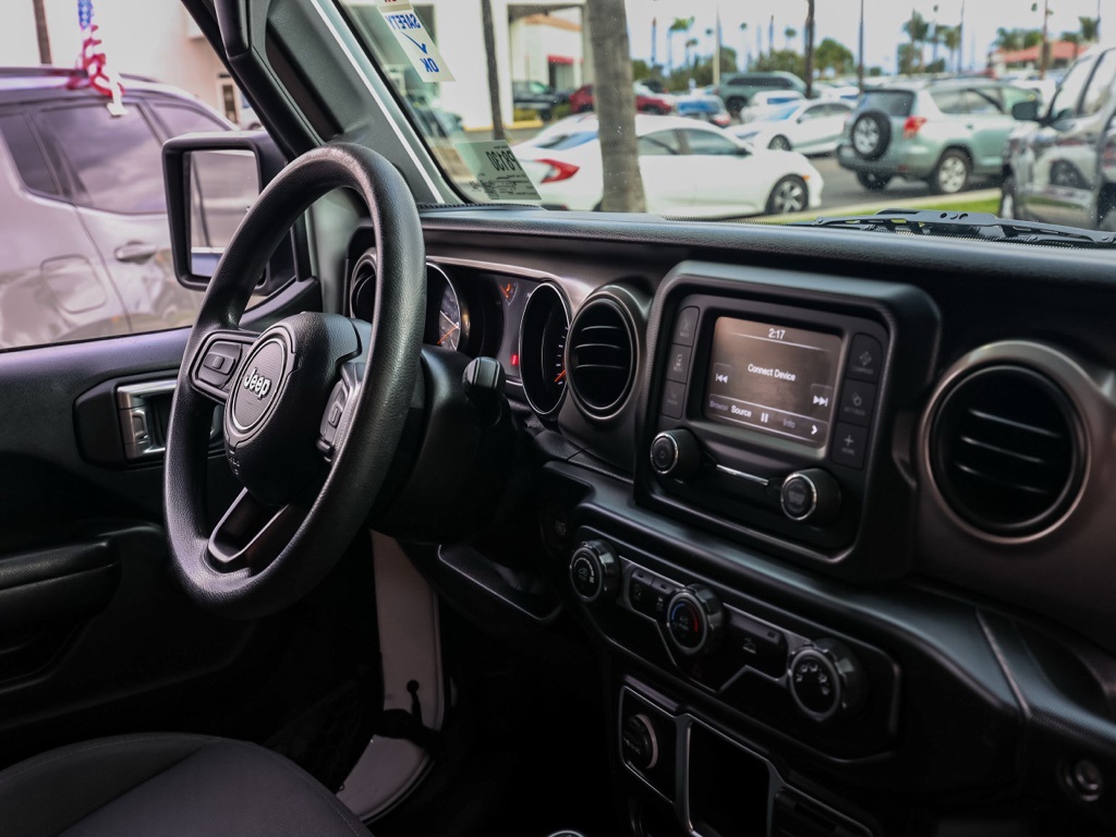 Used 2021 White Jeep Unlimited Sport image 17