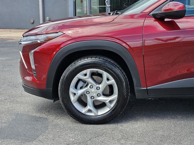 2024 Chevrolet Trax LS photo 5