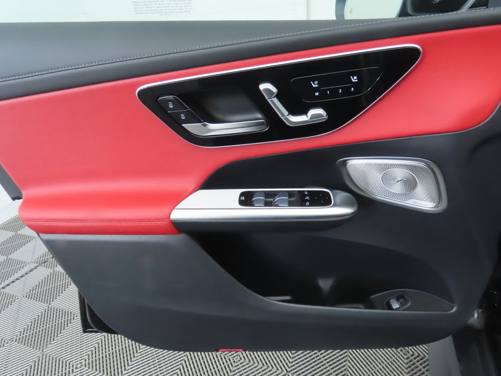 2026 Mercedes Benz GLC 300 photo 21