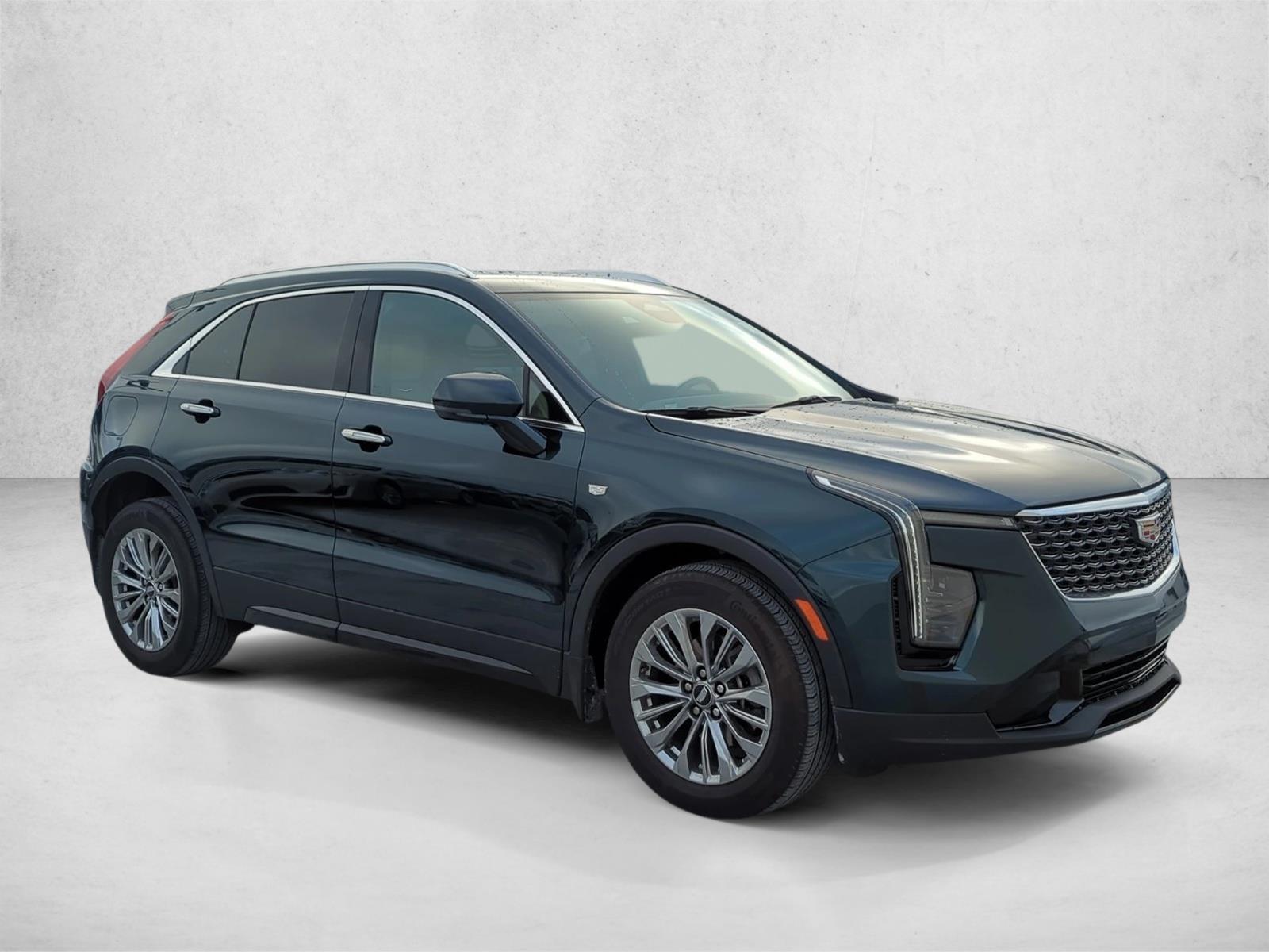 2024 Cadillac XT4 Premium Luxury photo 3