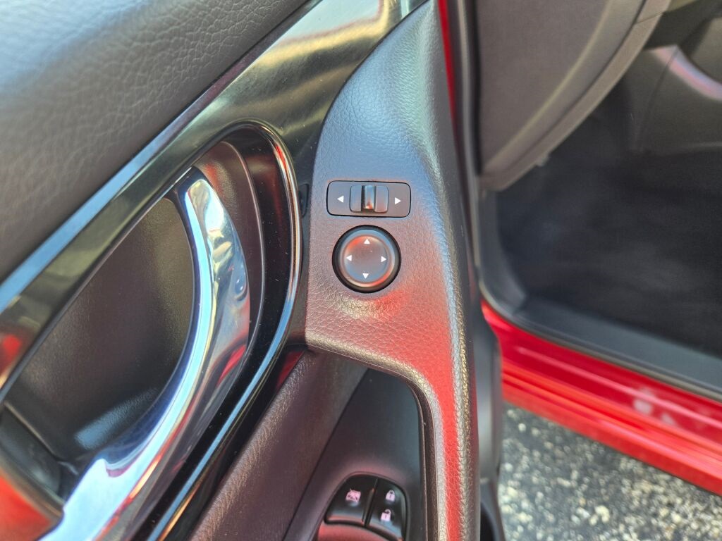 2019 Nissan Rogue Sport SV photo 17