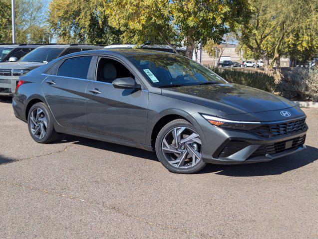 2025 Hyundai Elantra Hybrid Limited photo 3
