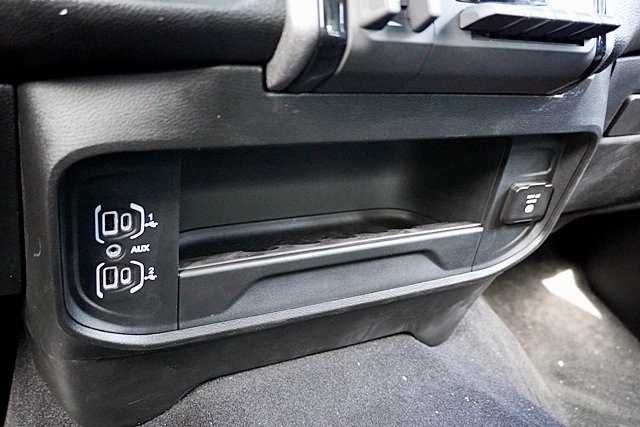 New 2026 Bright White Clear-Coat Exterior Paint RAM Tradesman image 36