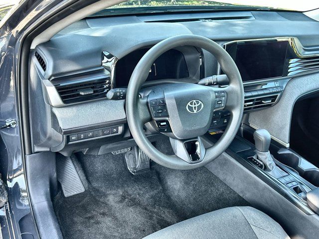 2025 Toyota Camry LE photo 4