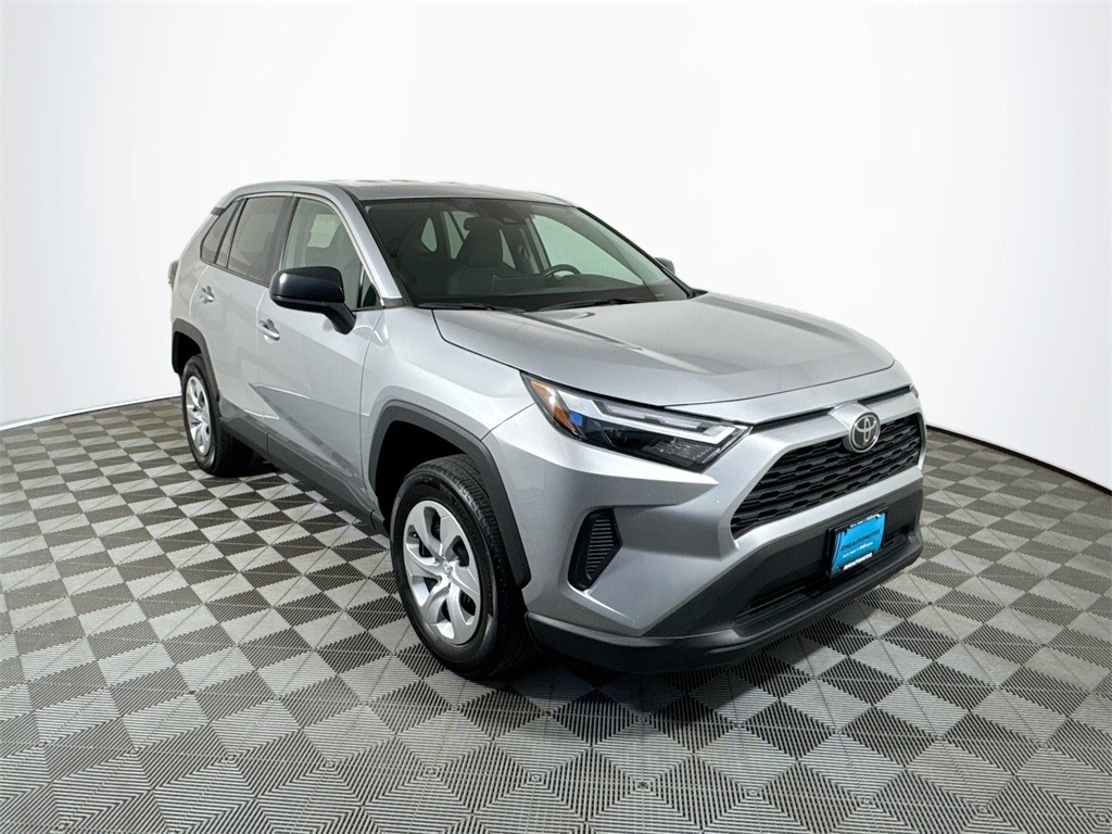 2024 Toyota RAV4 LE photo 3