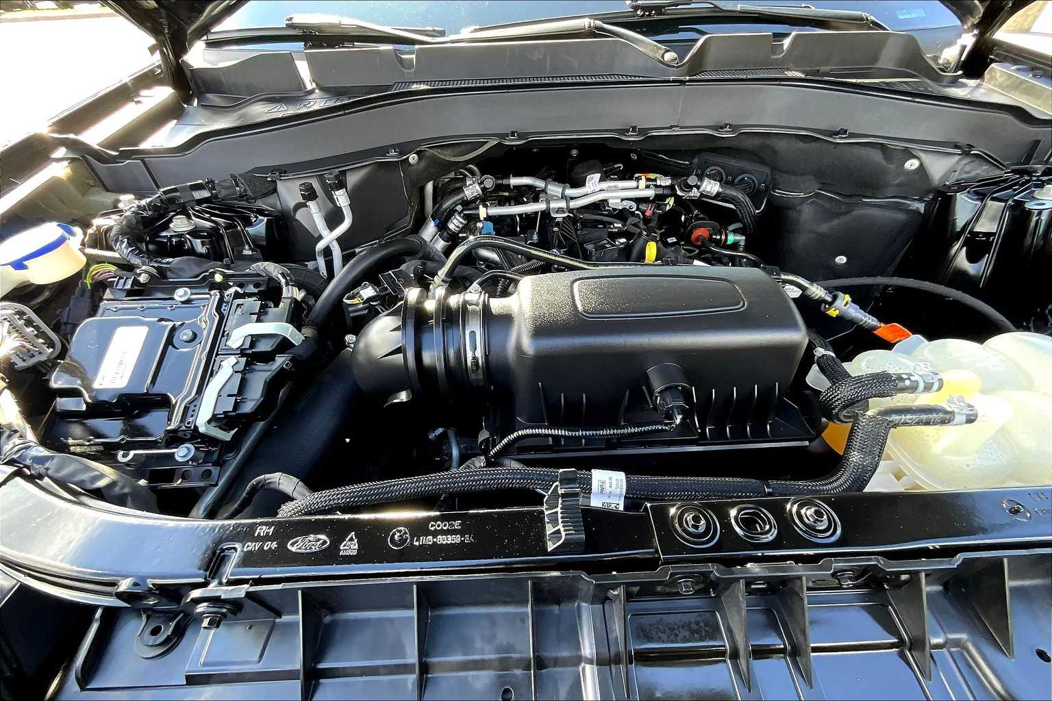 2022 Ford Explorer XLT photo 25