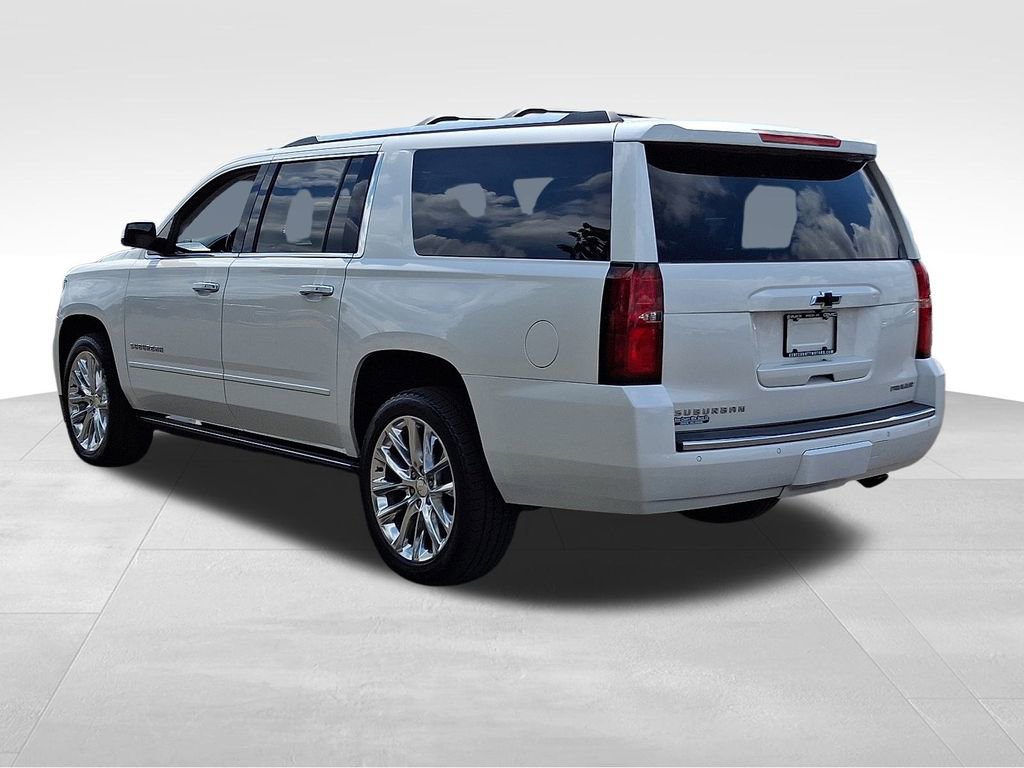 2019 Chevrolet Suburban Premier photo 2