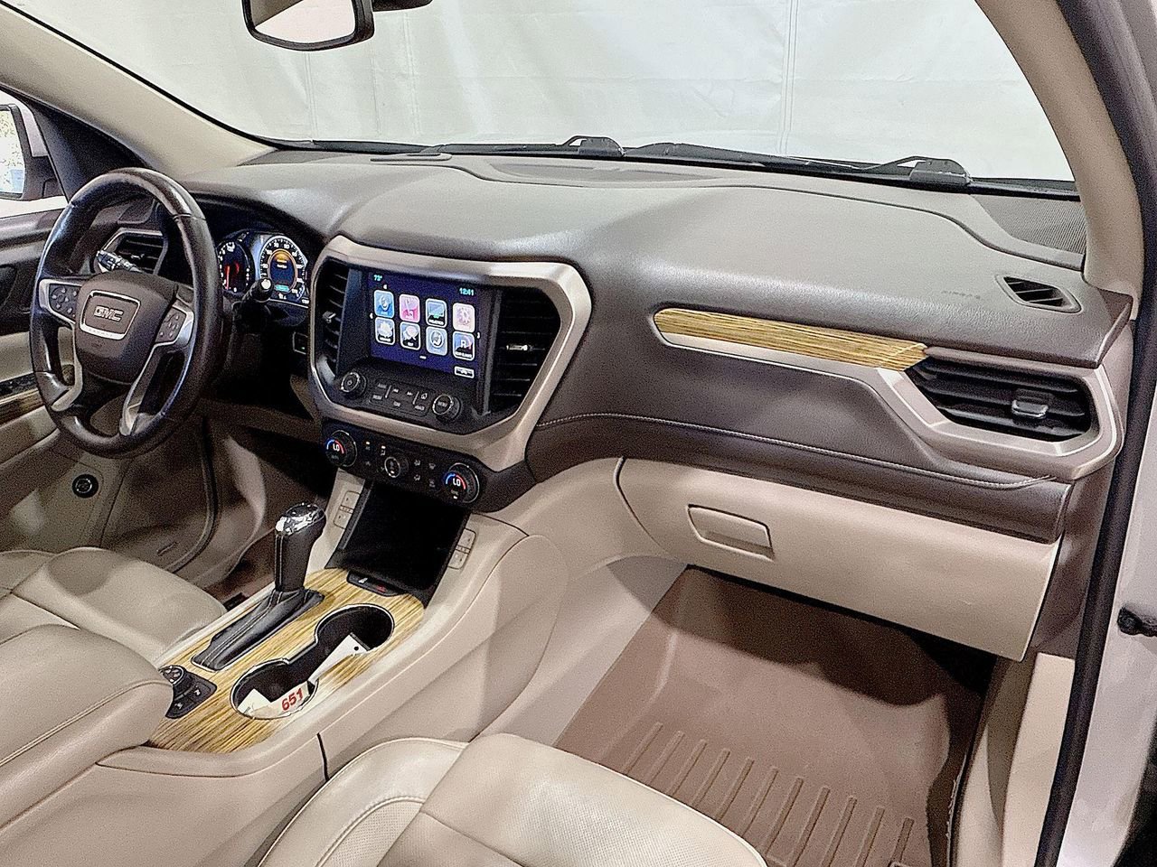 2017 Gmc Acadia Denali photo 24