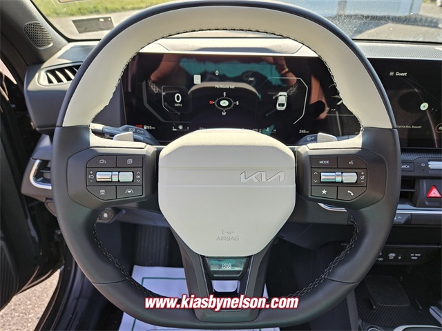 2025 Kia K4 GT-Line photo 10