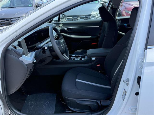 2025 Hyundai Sonata SE photo 13