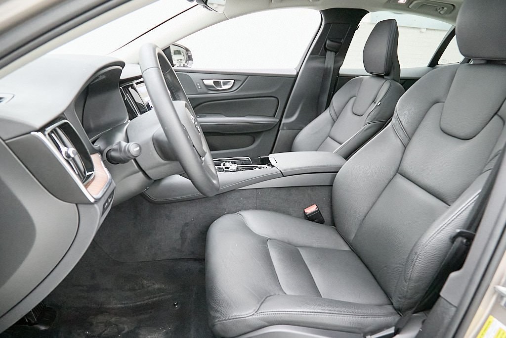 2025 VOLVO S60 - Image 14