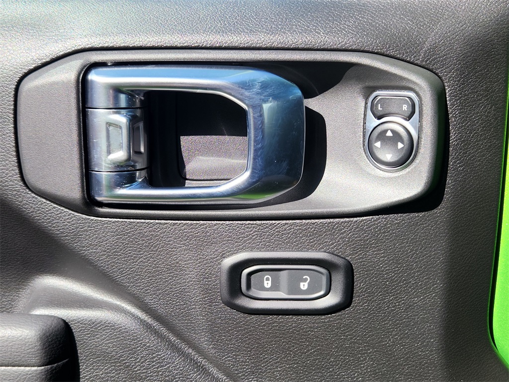 2025 Jeep Wrangler Sport S photo 18