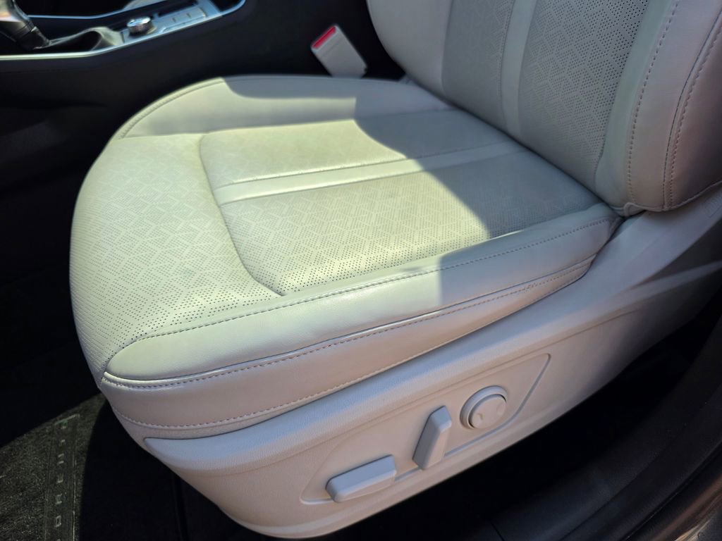 2022 Kia Sorento S photo 11