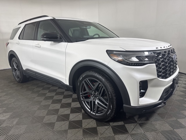 2025 Ford Explorer ST's photo
