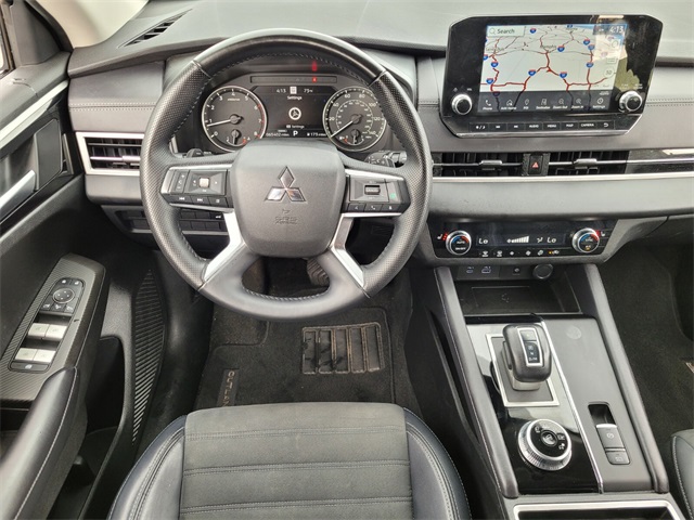 2024 Mitsubishi Outlander SE photo 12