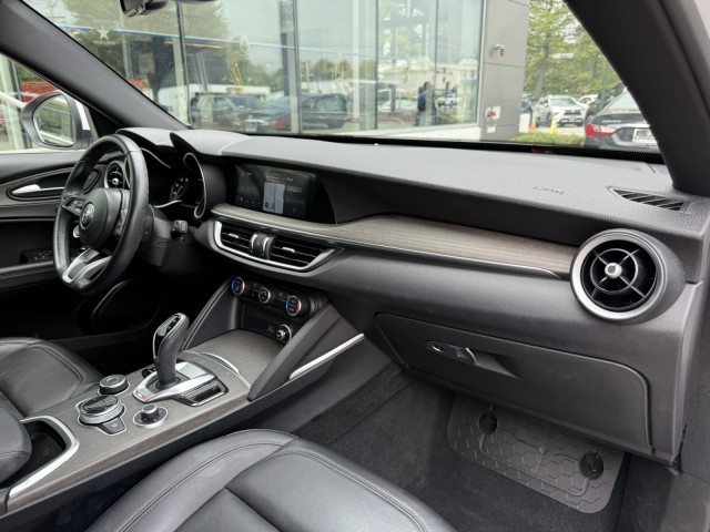 2022 Alfa Romeo Stelvio Ti photo 26