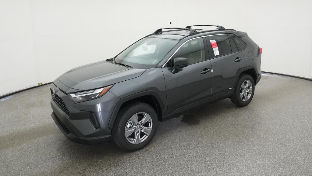 2025 Toyota RAV4 LE's photo