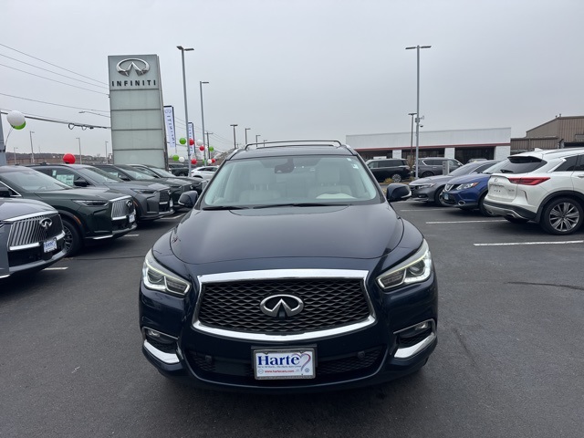 2017 Infiniti QX60 Deluxe photo 2