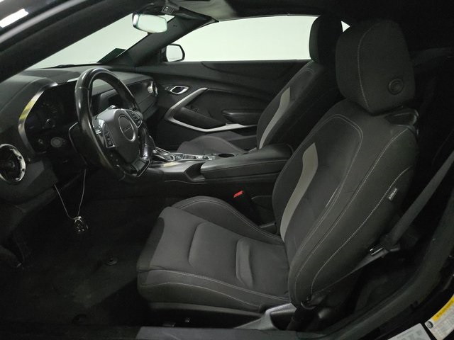 2023 Chevrolet Camaro 1LT photo 2