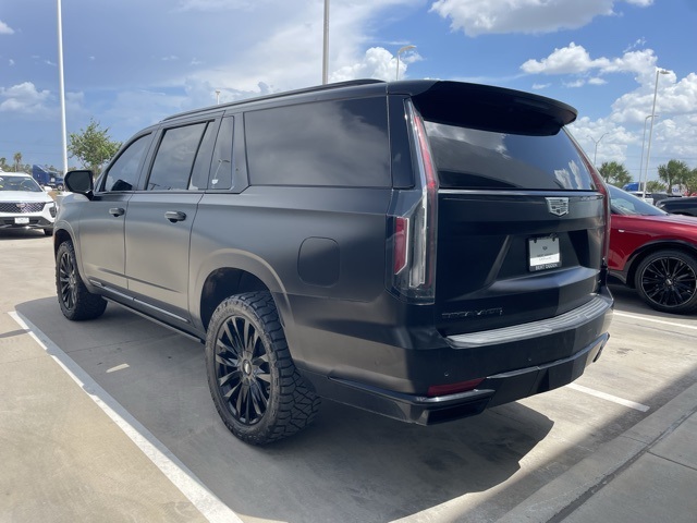 2023 Cadillac Escalade ESV Premium Luxury photo 3