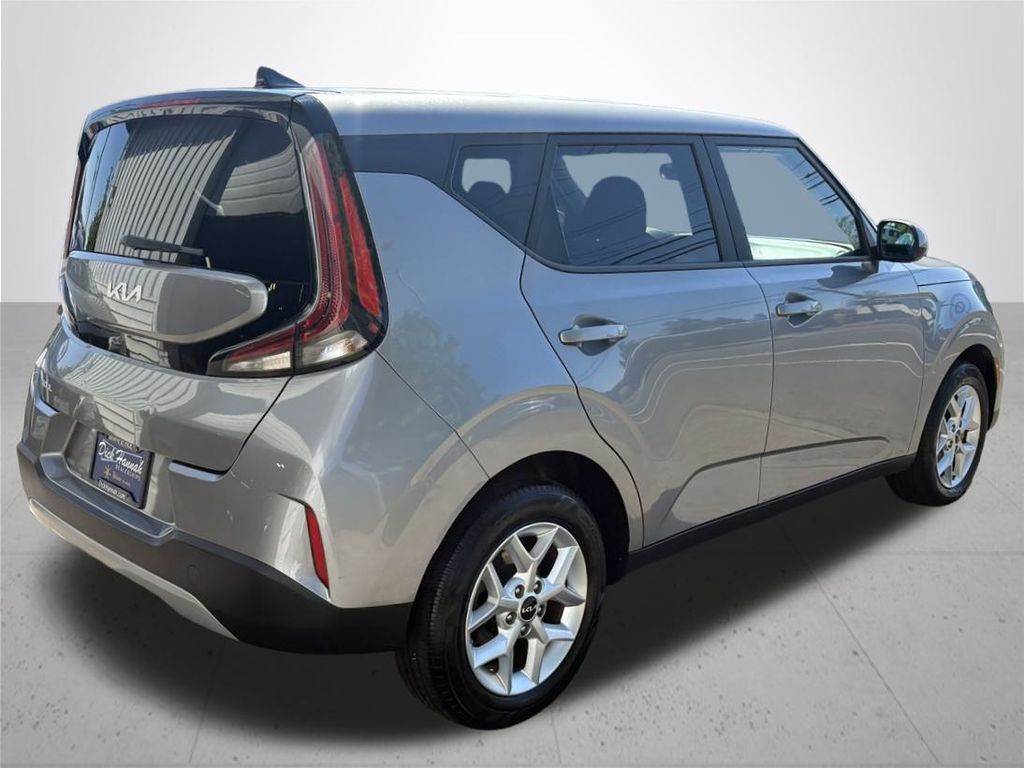 2023 Kia Soul LX photo 7
