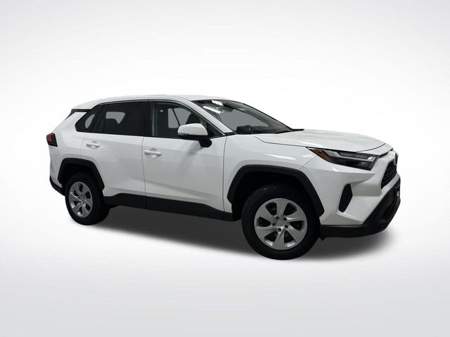 2023 Toyota RAV4 LE photo 18
