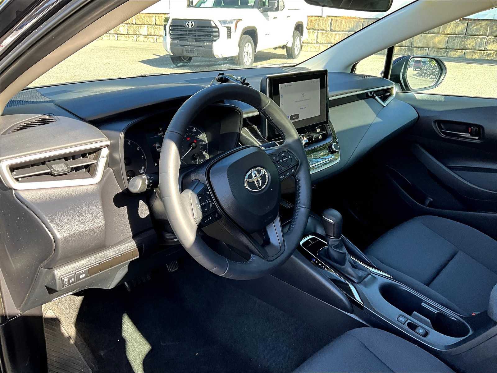 2024 Toyota Corolla LE photo 7