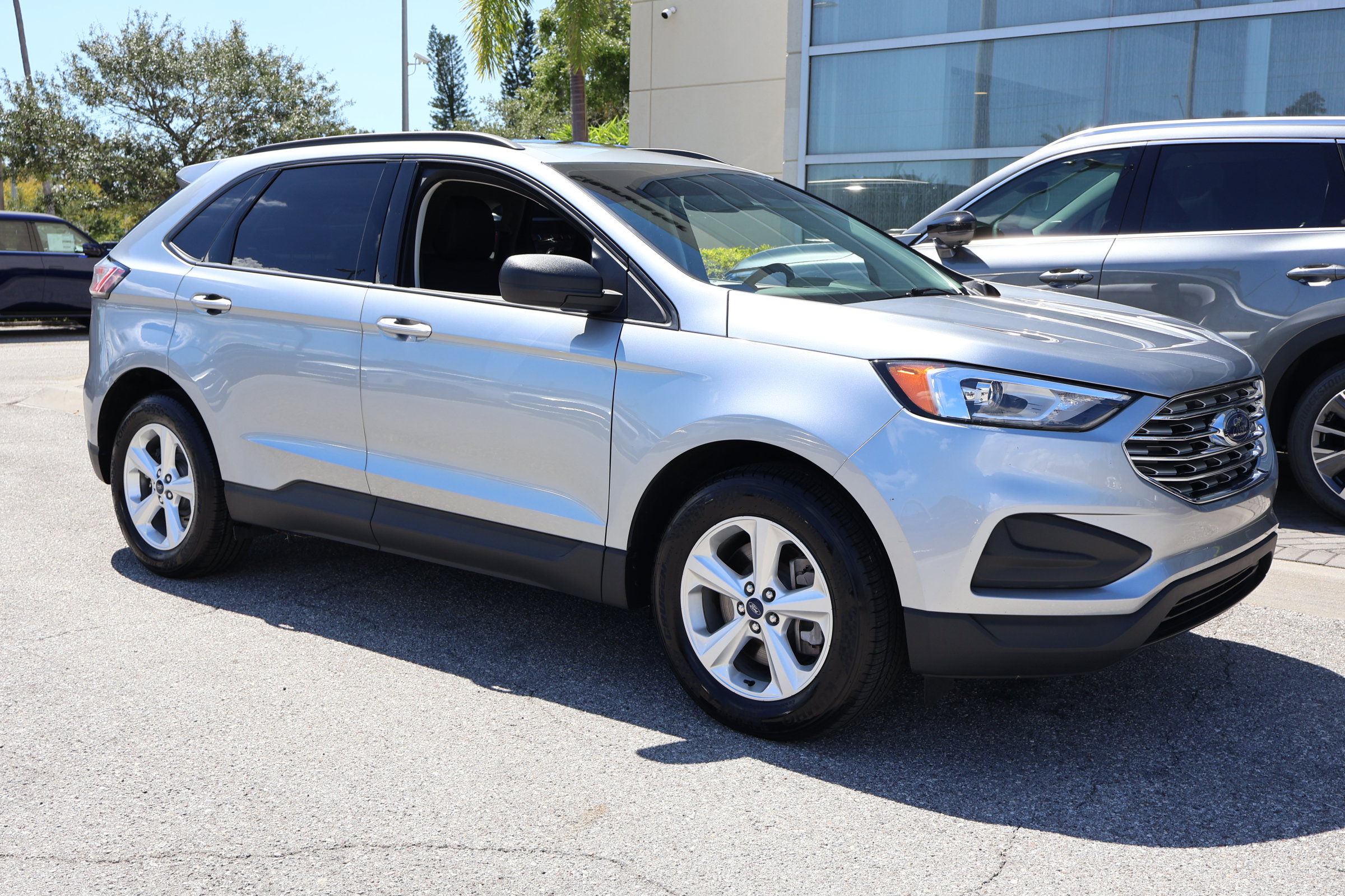 2022 Ford Edge SE photo 9