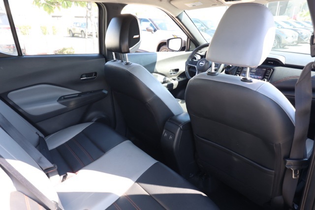 2023 Nissan Kicks SR photo 16