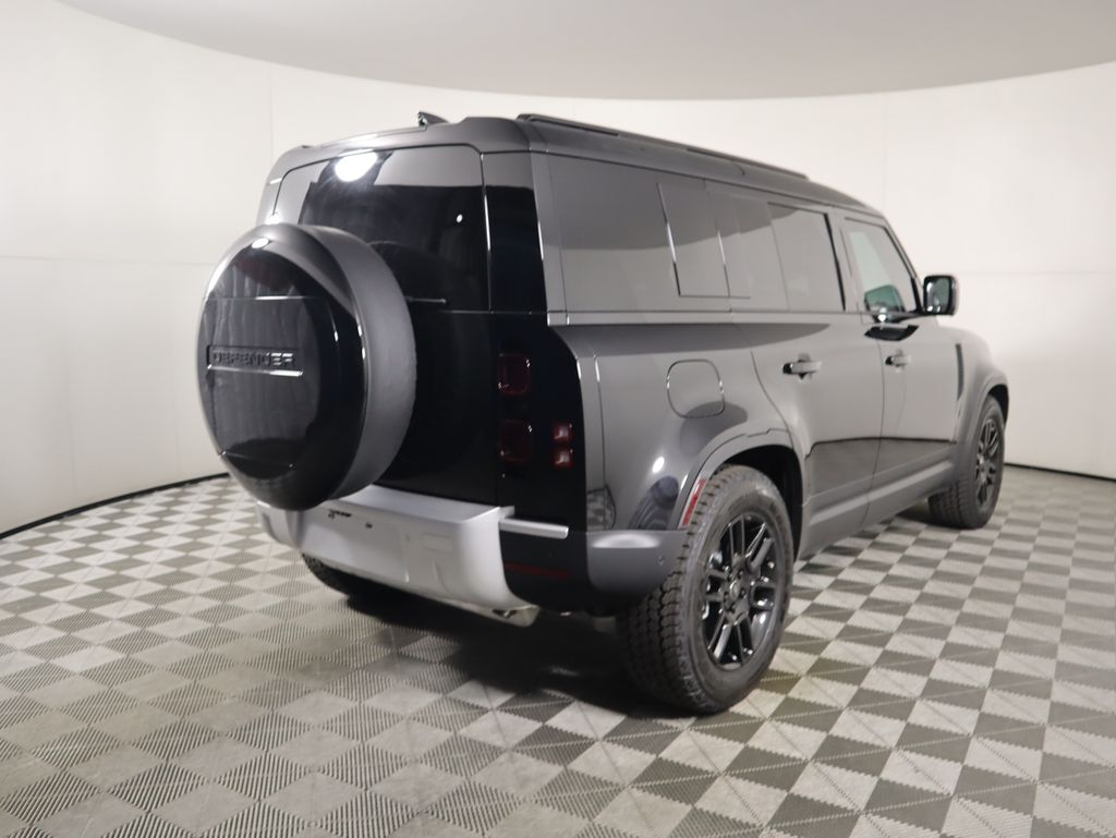 2025 Land Rover Defender 110 S photo 5