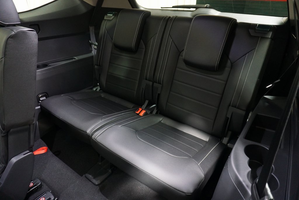 2025 Volkswagen Atlas SEL photo 14