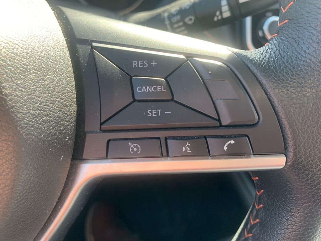 2020 Nissan Kicks SR photo 21