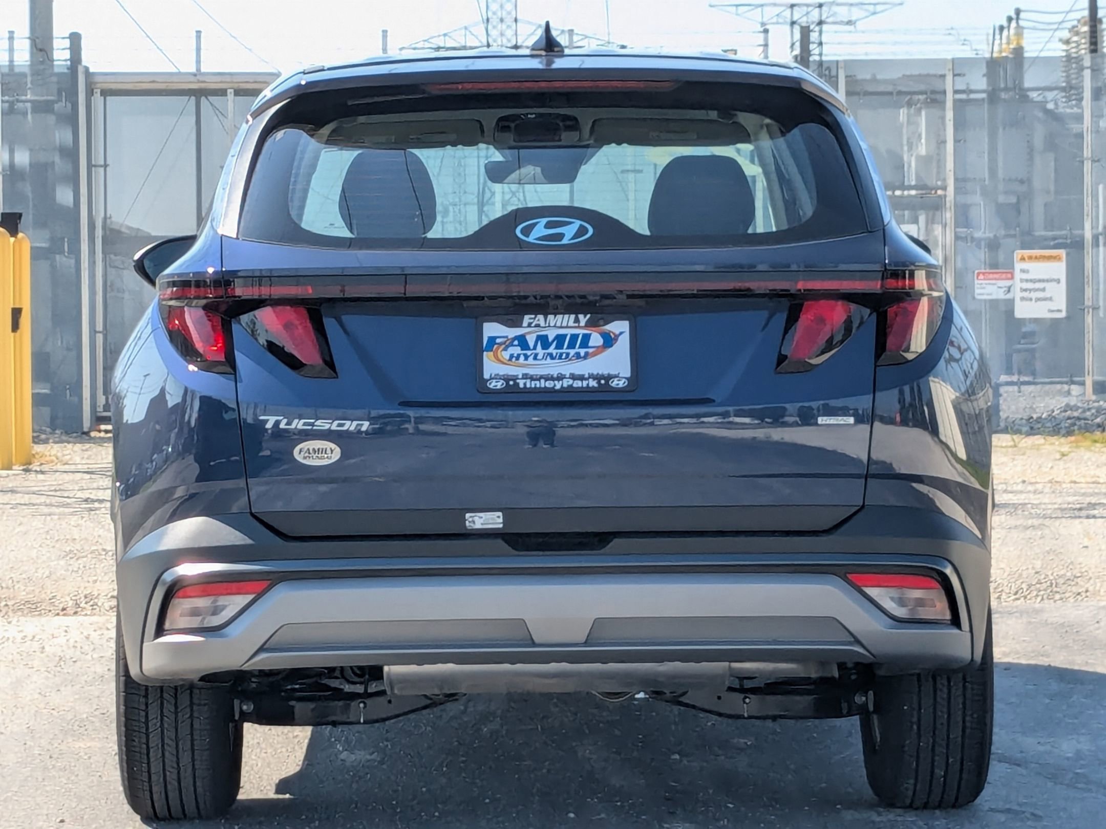 2025 Hyundai Tucson SE photo 3