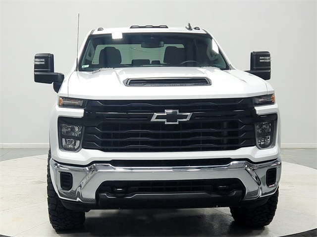 2024 Chevrolet Silverado 2500HD Work Truck photo 2
