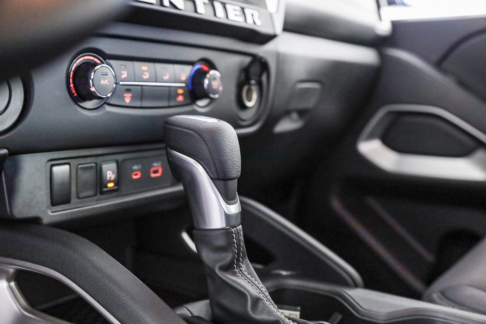 2025 Nissan Frontier SV photo 20