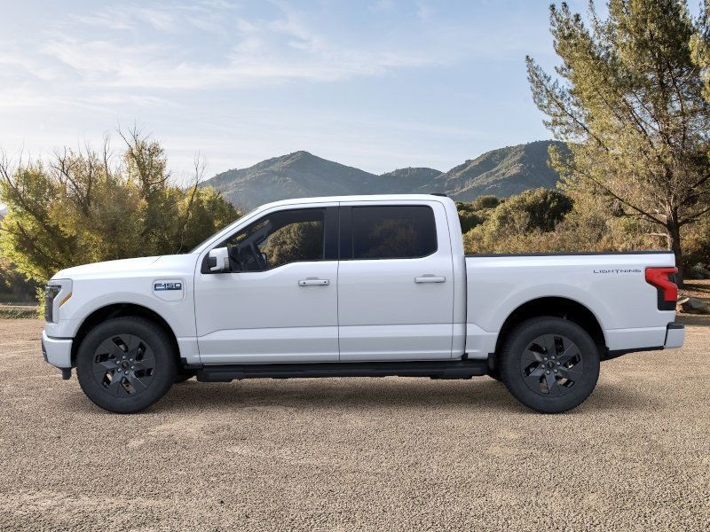2025 Ford F-150 Lightning Lariat photo 3