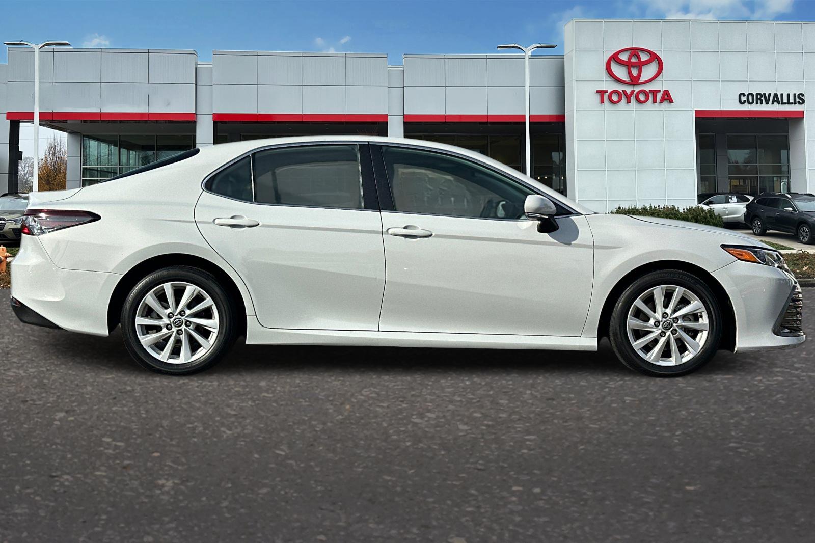 2023 Toyota Camry LE photo 2