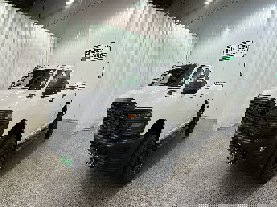 2025 Ram 2500 Tradesman photo 4