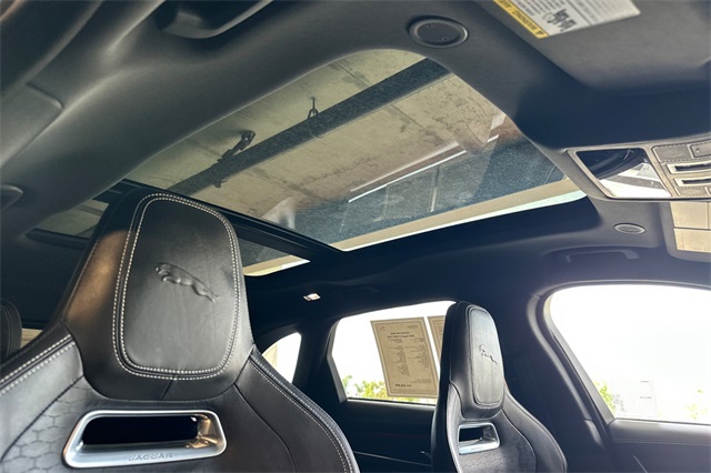 2024 Jaguar F-PACE P250 R-Dynamic S photo 15