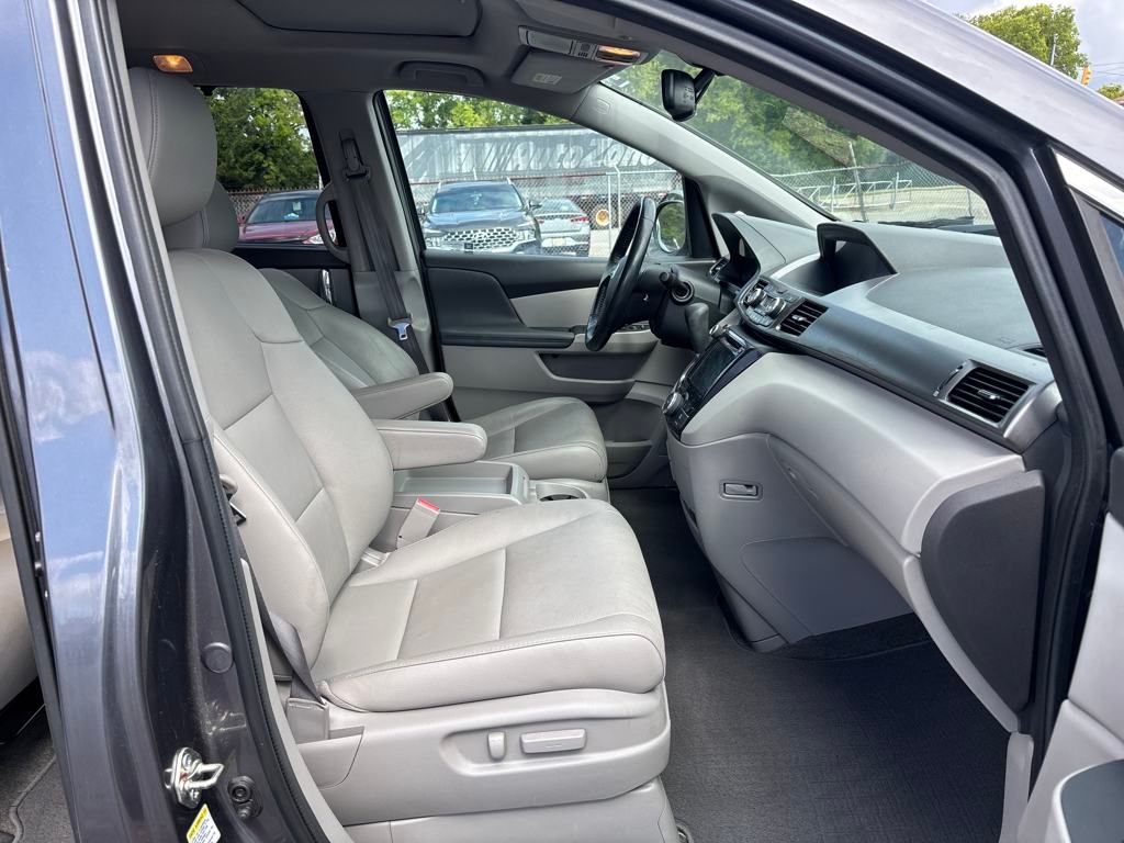 2017 Honda Odyssey EX-L photo 3