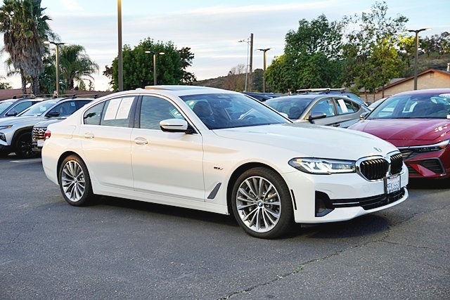 Used 2023 White BMW 530e iPerformance image 5