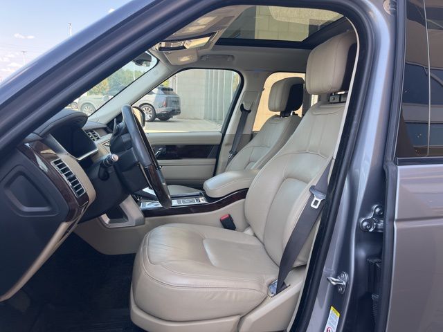 2020 Land Rover Range Rover HSE photo 9