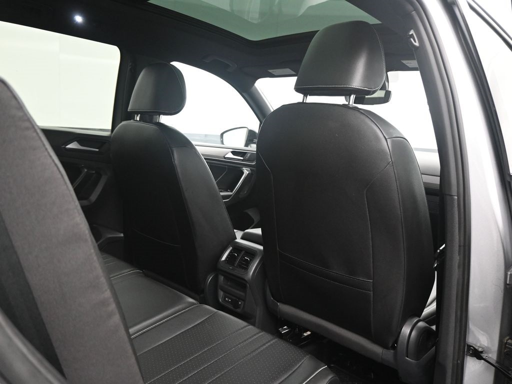 2023 Volkswagen Tiguan SE R-Line Black photo 12
