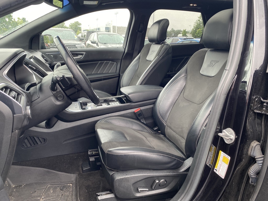 2019 Ford Edge ST photo 3