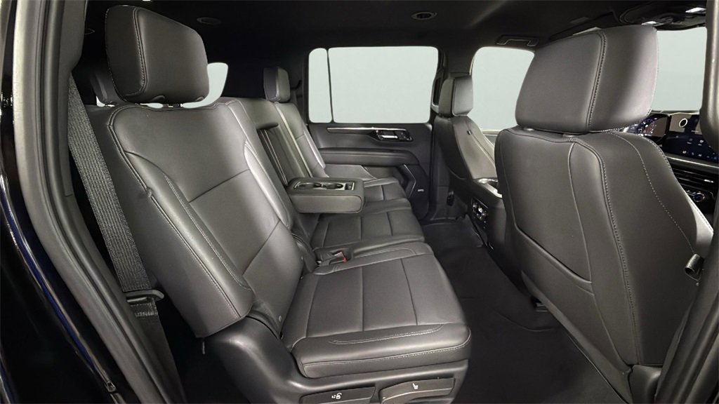 2025 Chevrolet Suburban Z71 photo 28