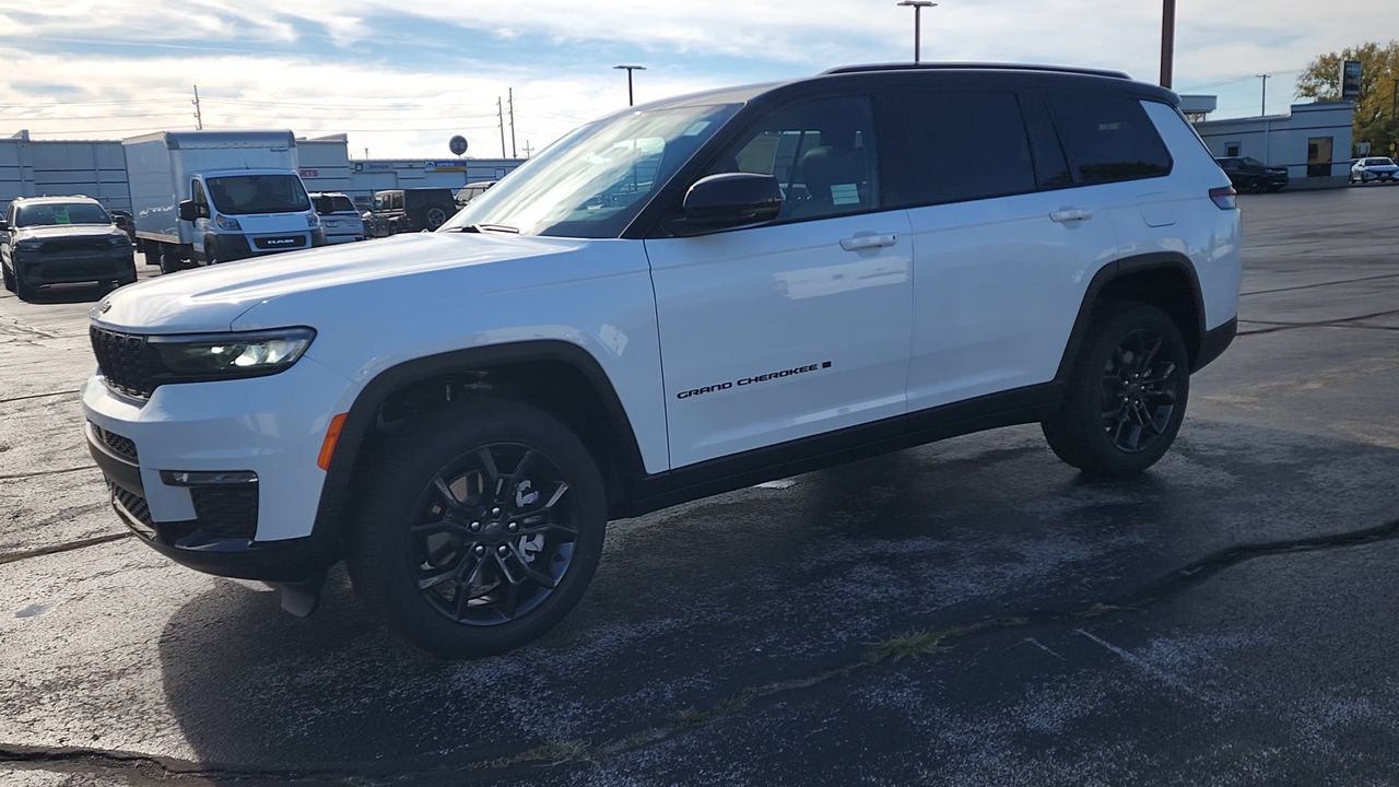 2025 Jeep Grand Cherokee Limited photo 4