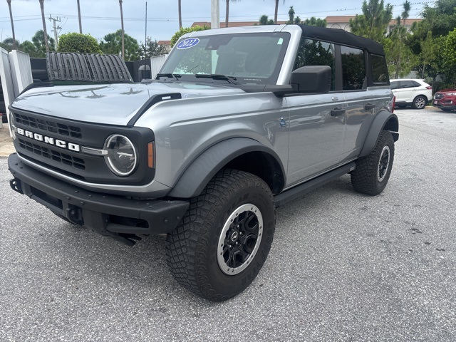 2022 Ford Bronco Black Diamond photo 3