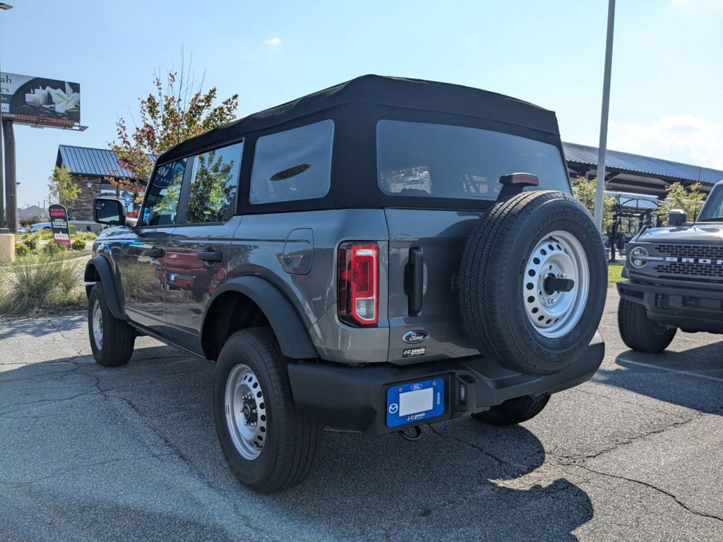 2025 Ford Bronco Base photo 4