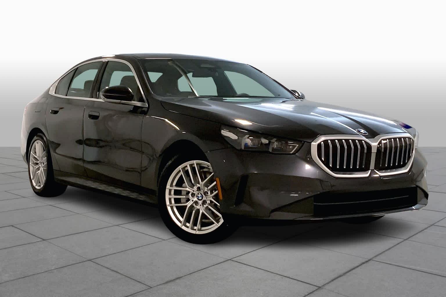 貴重！BMW 5Series 公式ライセンス商品 2025 BMW 5 Series Review | Pricing, Trims & Photos - TrueCar