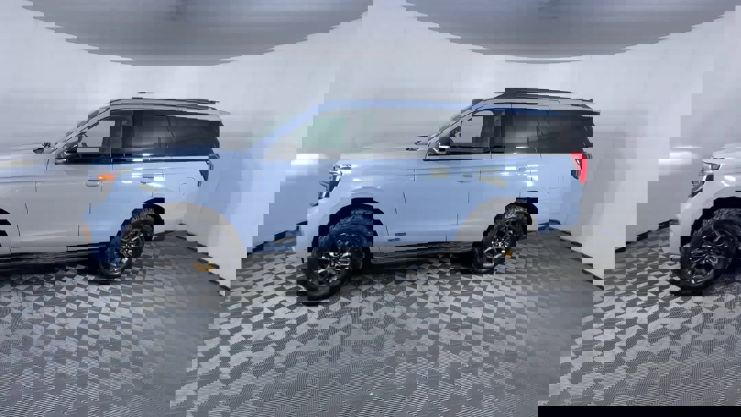 2025 Ford Expedition photo 4